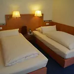 Hotel Lex Im Gartenhof 3*