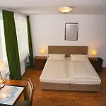 בית הארחה Lex Im Gartenhof 3*