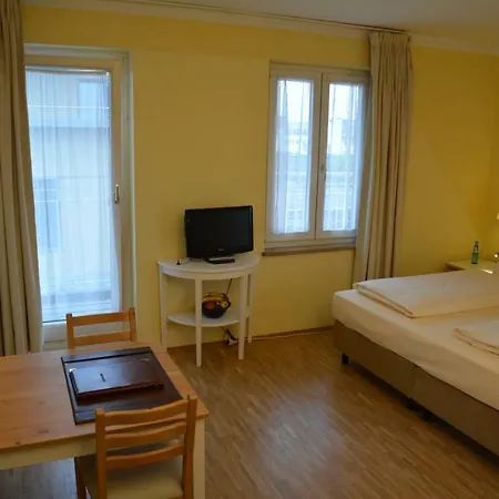 Lex Im Gartenhof 게스트하우스 3*
