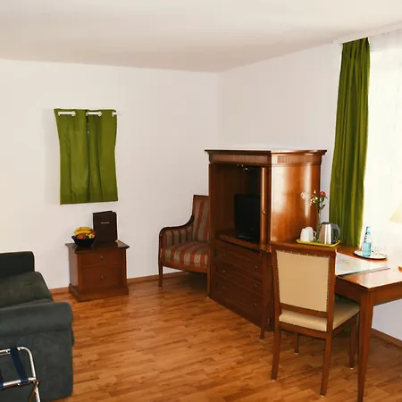 Lex Im Gartenhof 게스트하우스 3*