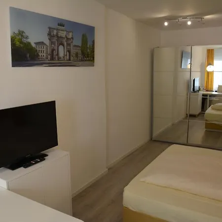 Hotel Lex Im Gartenhof 3*