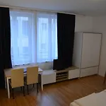 Lex Im Gartenhof 3* ميونيخ