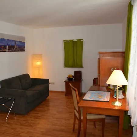 Hotel Lex Im Gartenhof Гостевой дом Мюнхен